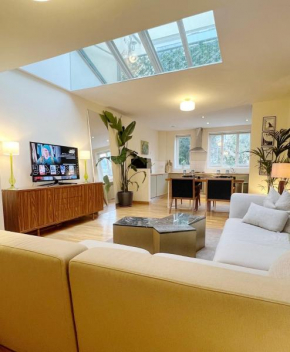 Chic 2Bed Loft in Central London Near King s Cross